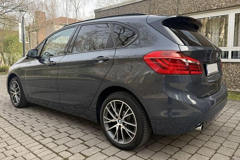 Gebraucht BMW 216 Active Tourer Advantage 116 PS (85 kW) 2017 Grau Van / Kleinbus