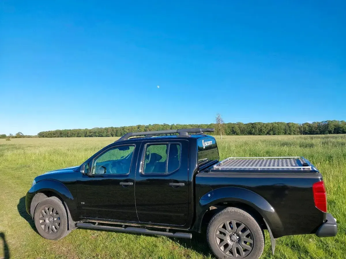 Gebraucht Nissan Navara 231 PS (169 kW) 2011 Schwarz Pickup