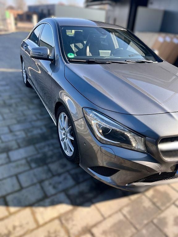 Gebraucht Mercedes CLA220 Urban 177 PS (130 kW) 2015 Grau Limousine