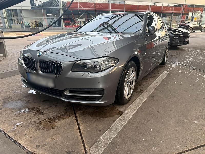 Gebraucht BMW 520 190 PS (139 kW) 2016 Silber Kombi