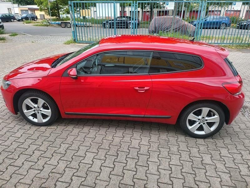 Second-hand VW Scirocco 122 CP (89 kW) 2010 Roșu Coupe