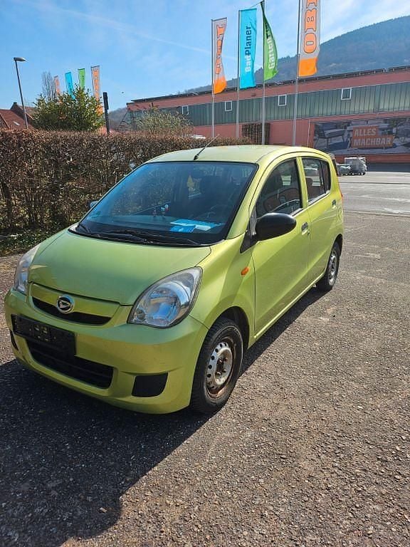 Grün Gebraucht 2008 Daihatsu Cuore Kleinwagen | 1.250 € (Fairer Preis) - Bild 1/4