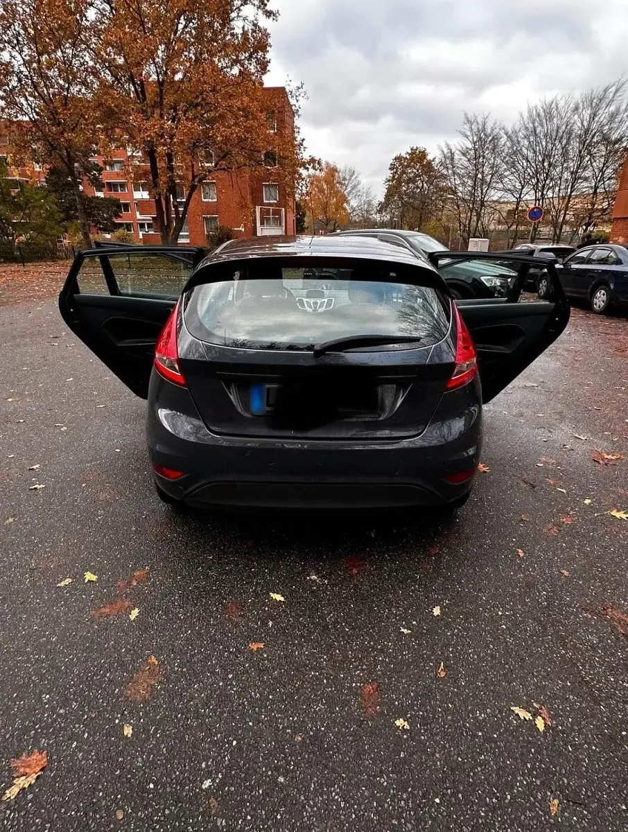 Gebraucht Ford Focus 85 PS (62 kW) 2011 Grau Kleinwagen