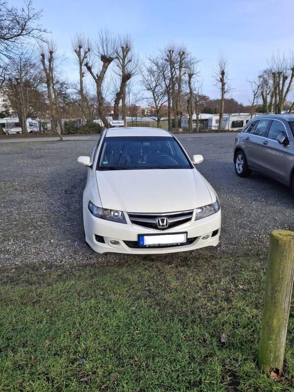 Weiß Gebraucht 2007 Honda Accord Limousine | 3.500 € (Fairer Preis) - Bild 1/4