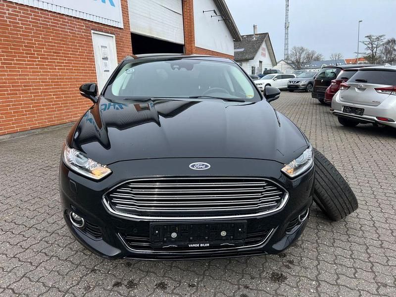 Gebraucht Ford Mondeo Titanium 160 PS (117 kW) 2018 Schwarz Limousine