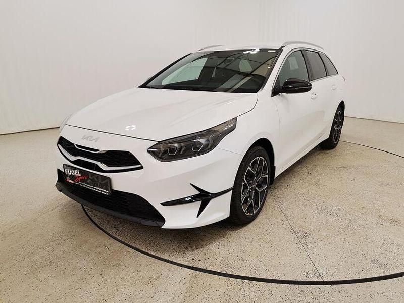 Gebraucht Kia Ceed Sportswagon 140 PS (102 kW) 2024 Deluxeweiß Kombi
