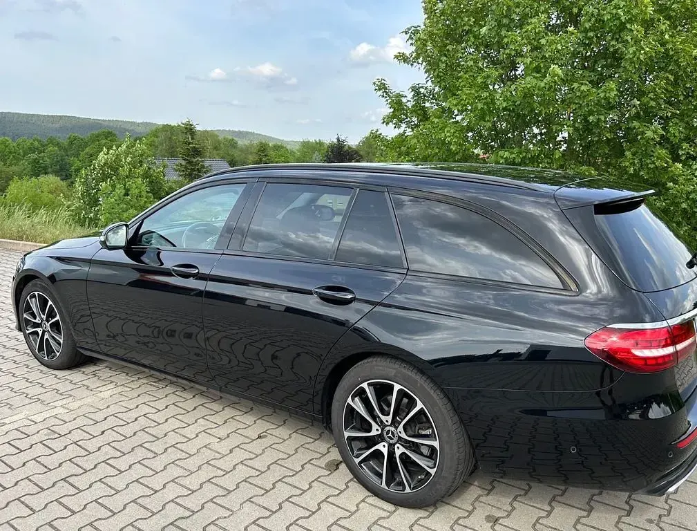 Usado Mercedes E200 160 CV (117 kW) 2023 Negro Berlina