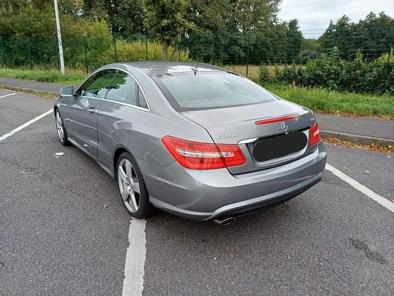Gebraucht Mercedes E250 204 PS (150 kW) 2013 Grau Coupé