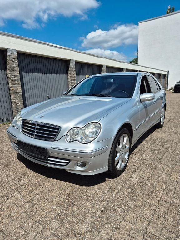 Silber Gebraucht 2005 Mercedes C180 Limousine | 3.990 € (Fairer Preis) - Bild 1/4
