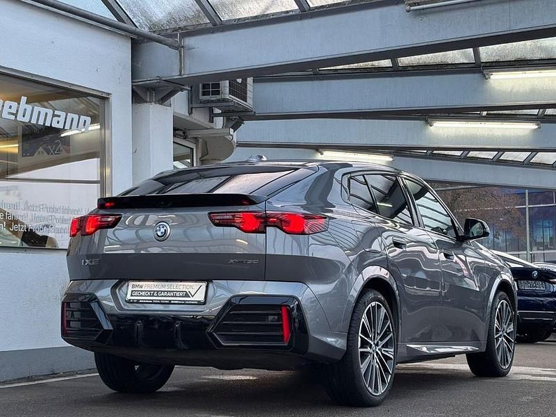 Gebraucht BMW iX2 M Sport 230 kW (313 PS) 2024 Grau SUV
