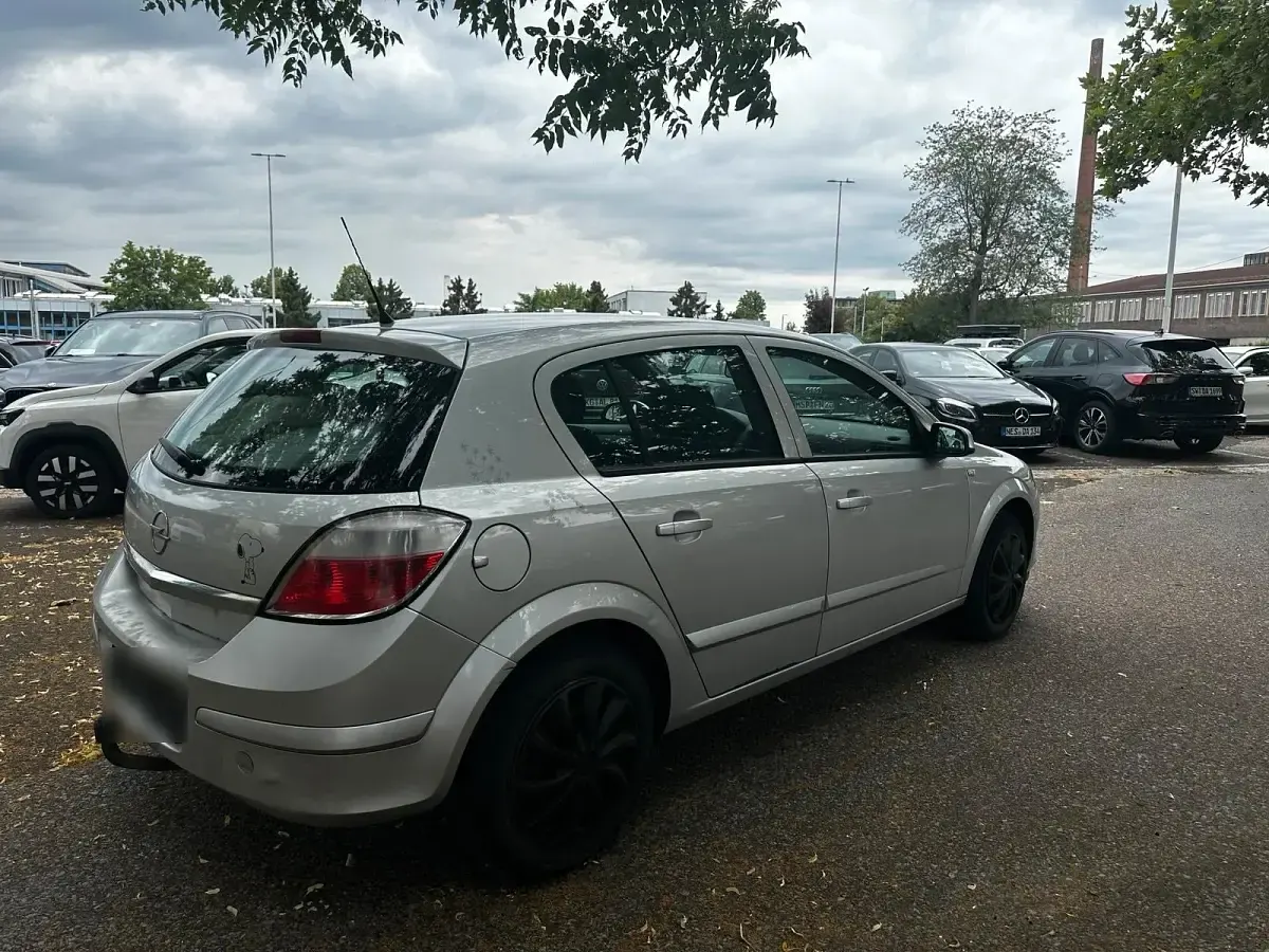 Gebraucht Opel Astra 90 PS (66 kW) 2005 Silber Kleinwagen