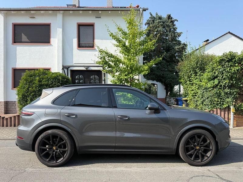 Grau Gebraucht 2019 Porsche Cayenne SUV | 57.800 € (Guter Preis) - Bild 1/4