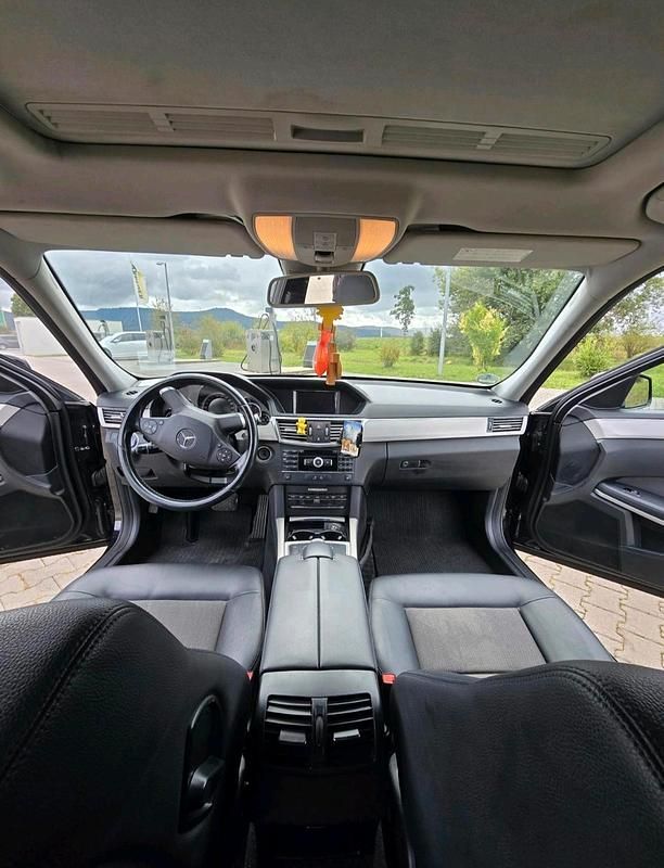 Gebraucht Mercedes E350 231 PS (169 kW) 2010 Schwarz Kombi
