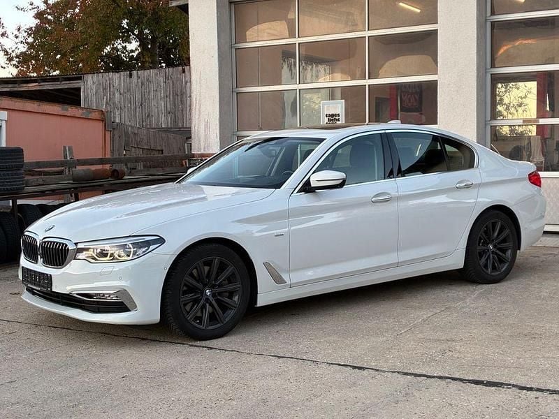 Alpinweiss iii Gebraucht 2018 BMW 540 Luxury Line Limousine | 31.390 € (Guter Preis) - Bild 1/4
