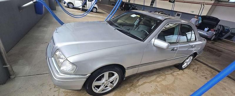 Gebraucht 1995 Mercedes C200 Elegance Limousine | 3.000 € - Bild 1/4