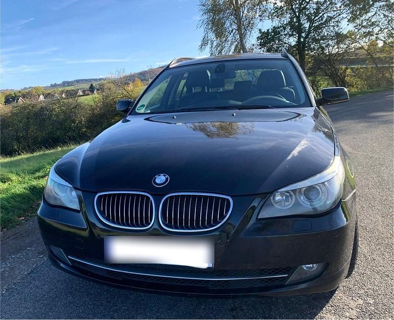 Schwarz Gebraucht 2007 BMW 530 Kombi | 2.990 € (Superpreis) - Bild 1/4