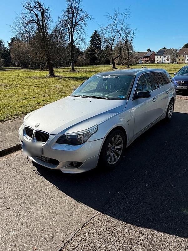 Gebraucht BMW 525 177 PS (130 kW) 2005 Grau Kombi