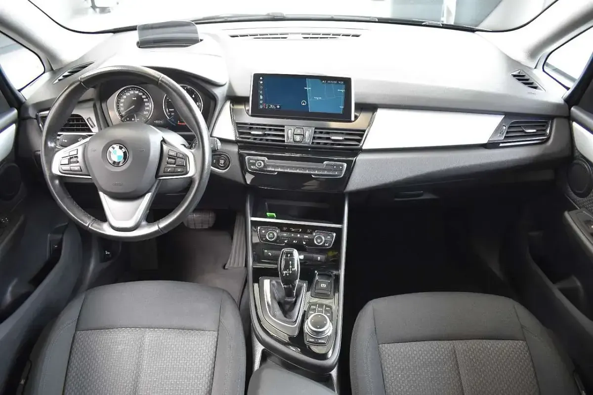 Używany BMW 216 Advantage 116 KM (85 kW) 2020 Czarny Minivan