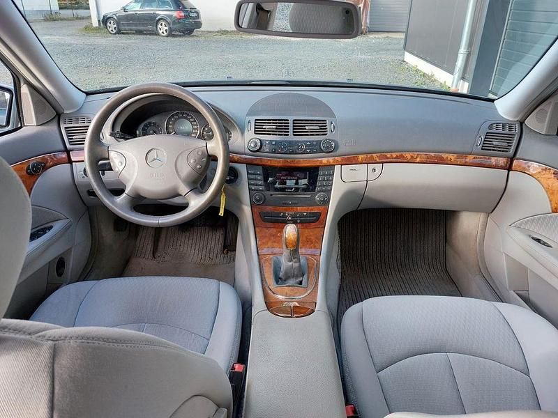 Gebraucht Mercedes E200 Elegance 163 PS (119 kW) 2005 Other Limousine