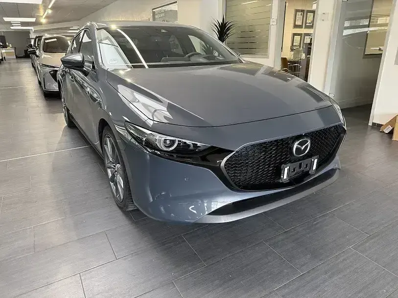 Käytetty Mazda 3 Selection 122 HP (89 kW) 2019 Sedan
