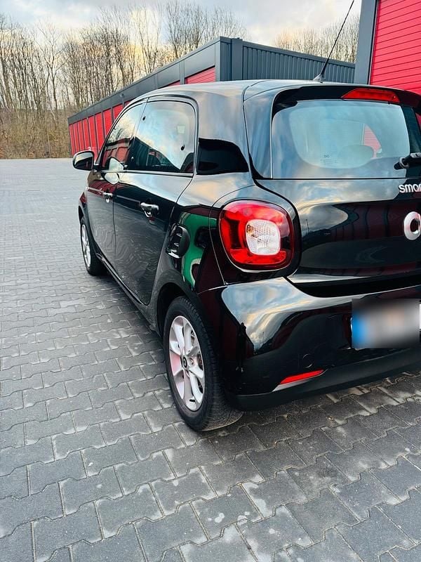 Gebraucht Smart ForFour 71 PS (52 kW) 2019 Schwarz Kleinwagen