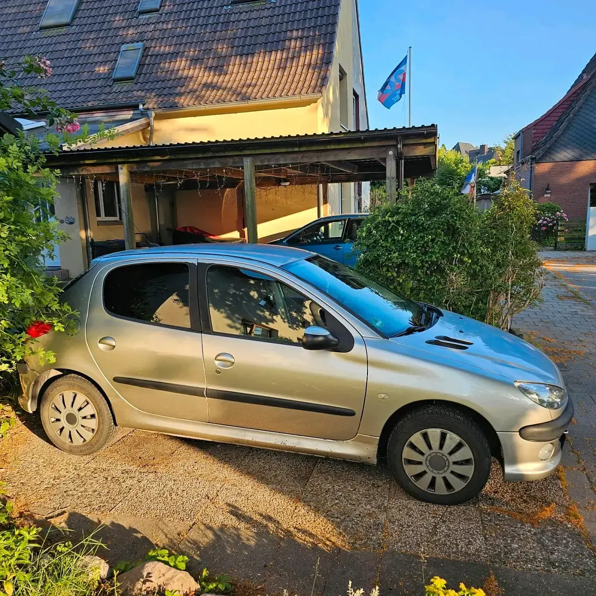 Gebraucht Peugeot 206 74 PS (54 kW) 2006 Silber Kleinwagen