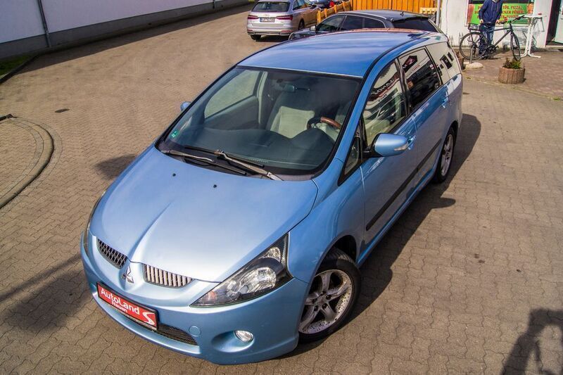 Blau Gebraucht 2004 Mitsubishi Grandis Intense Van / Kleinbus | 2.999 € (Etwas zu teuer) - Bild 1/4