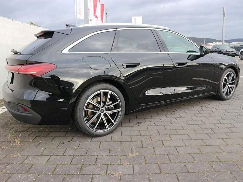 Gebraucht Audi A5 Sport 204 PS (150 kW) 2025 Mythosschwarz metallic Coupé