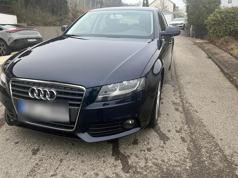 Gebraucht Audi A4 120 PS (88 kW) 2010 Blau Limousine
