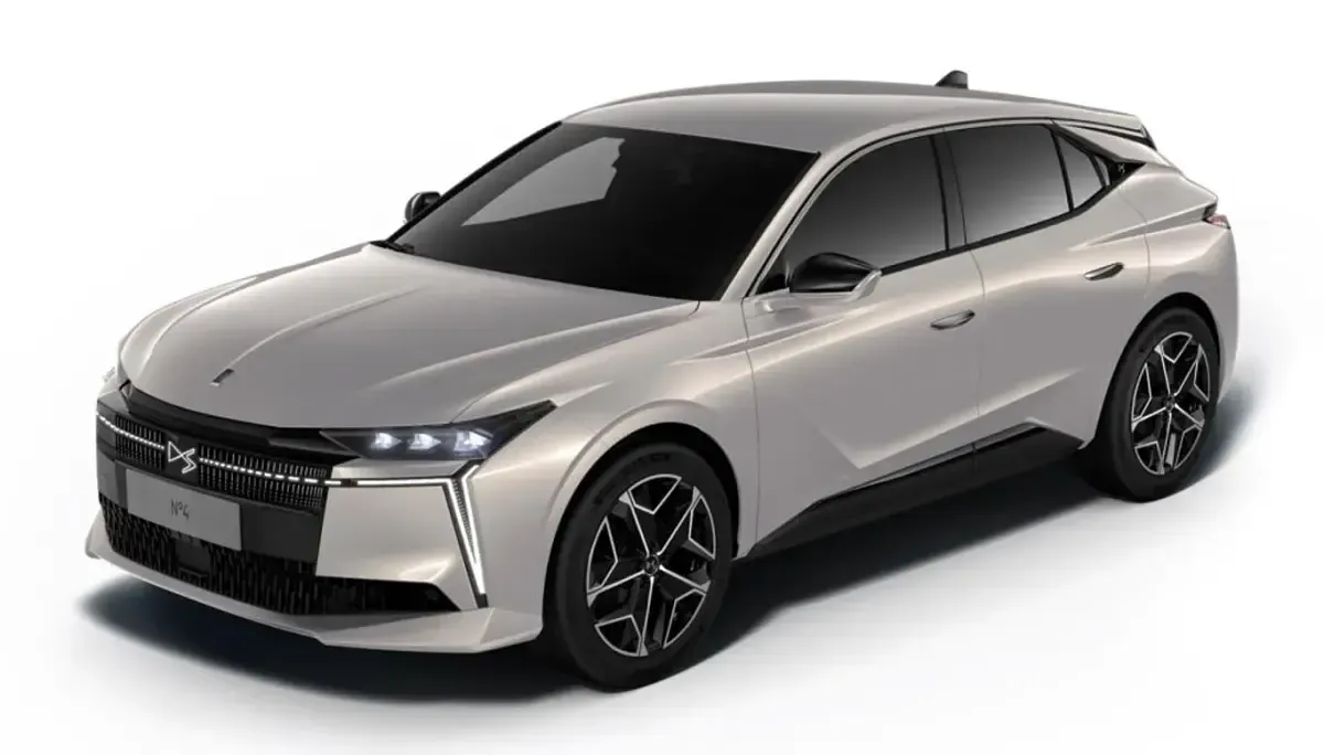 Neu DS Automobiles DS4 145 PS (106 kW) 2026 Kristall grau metallic Limousine