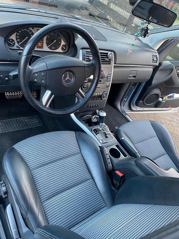 Gebraucht Mercedes B170 116 PS (85 kW) 2006 Silber Van / Kleinbus