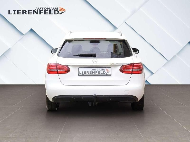 Gebraucht Mercedes C180 122 PS (89 kW) 2021 Polarweiss  unilack Kombi