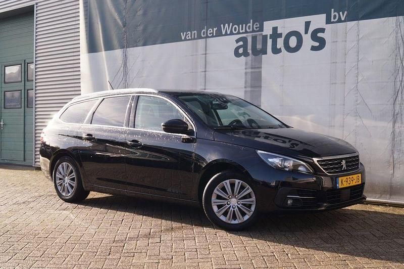 Gebraucht Peugeot 308 SW Allure 110 PS (80 kW) 2021 Schwarz Kombi