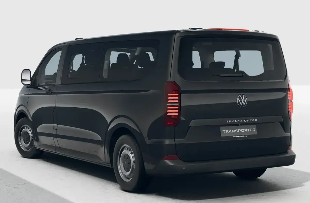 Neu VW T7 150 PS (110 kW) 2026 Schwarz metallic Van