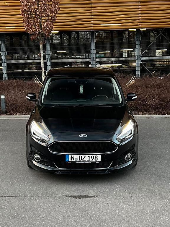 Gebraucht Ford S-MAX Titanium 209 PS (153 kW) 2017 Schwarz Van / Kleinbus