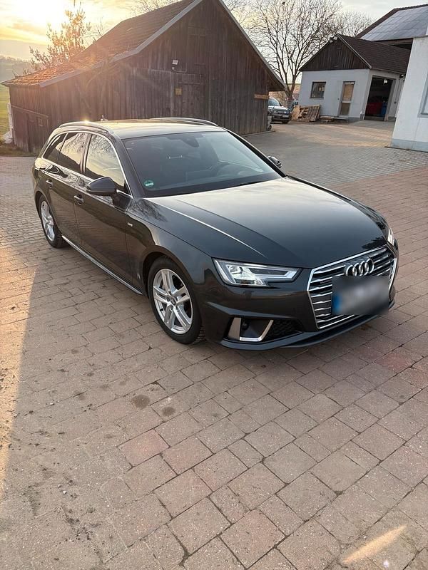Gebraucht Audi A4 Ambiente 190 PS (139 kW) 2019 Grau Kombi