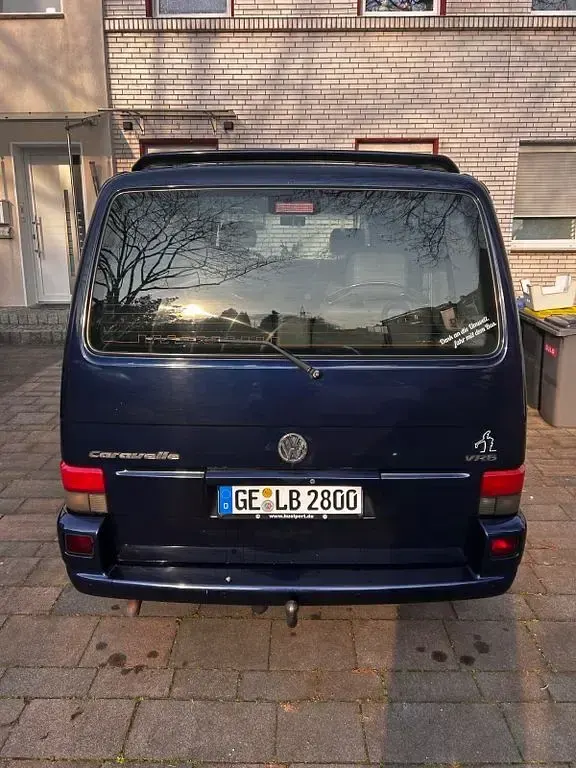 Second-hand VW Caravelle 140 CP (102 kW) 2000 Albastru Van