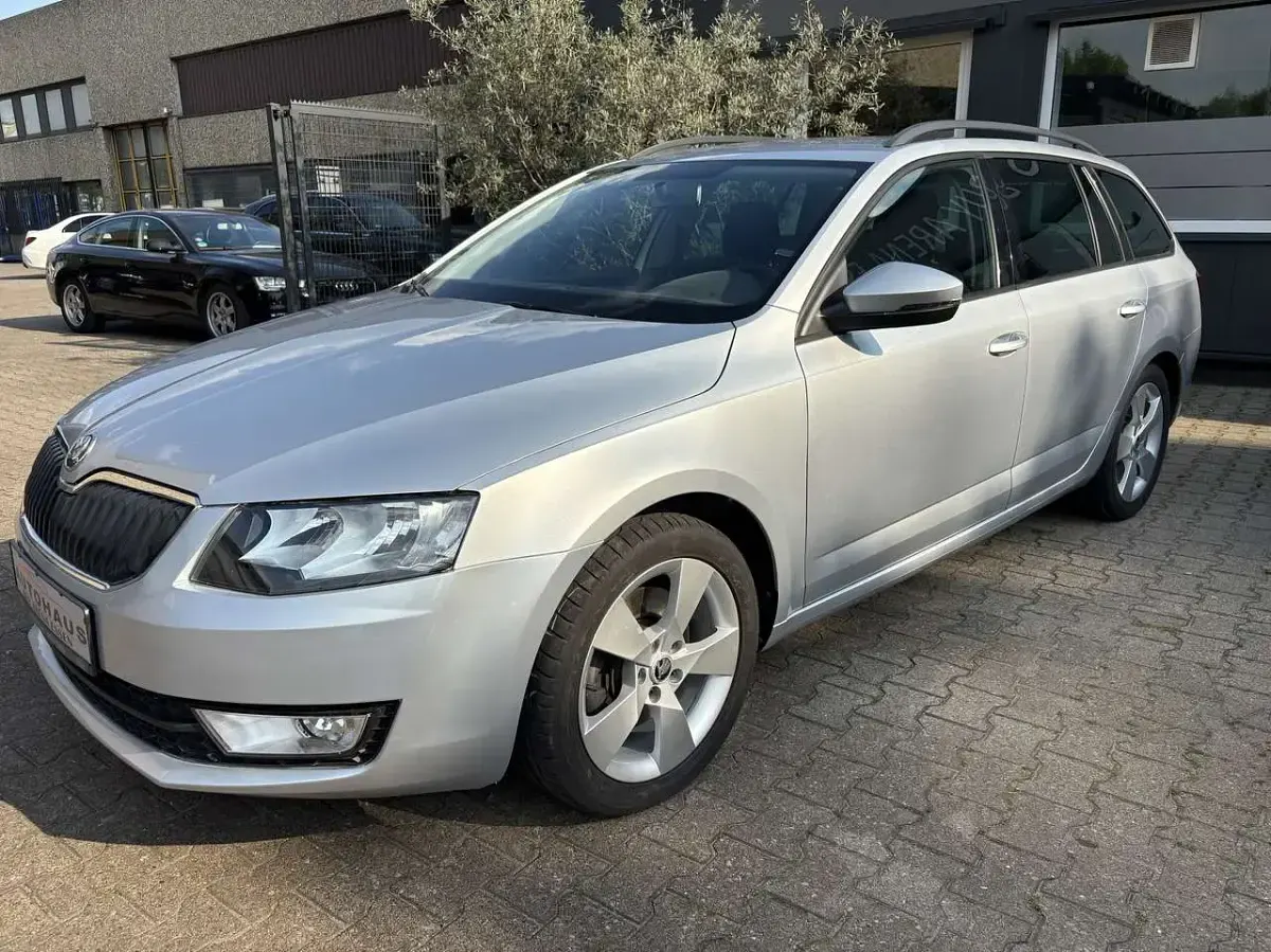 Gebraucht Skoda Octavia Ambition 179 PS (131 kW) 2013 Brilliantsilber metallic Kombi