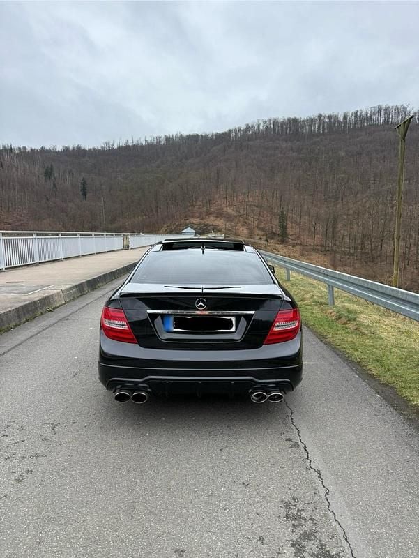 Gebraucht Mercedes C220 170 PS (125 kW) 2014 Schwarz Coupé