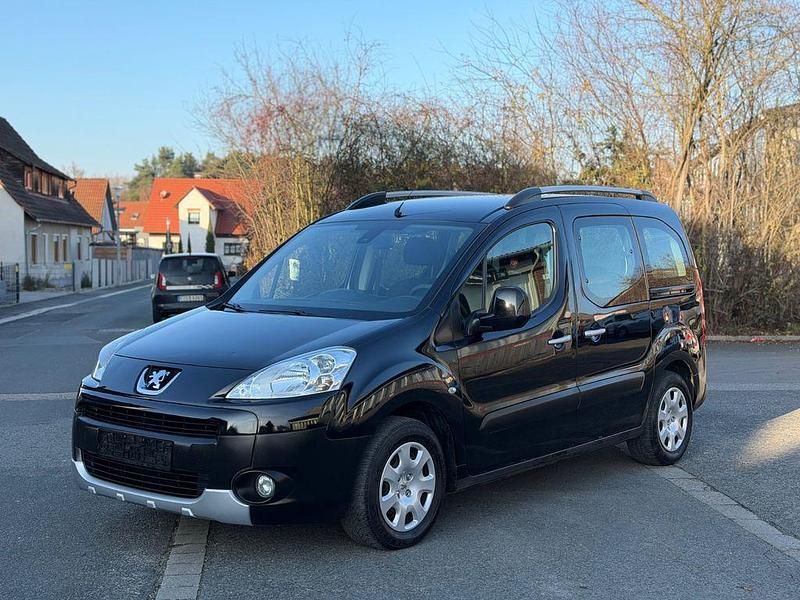 Gebraucht Peugeot Partner Tepee Tendance 92 PS (67 kW) 2012 Schwarz Van / Kleinbus