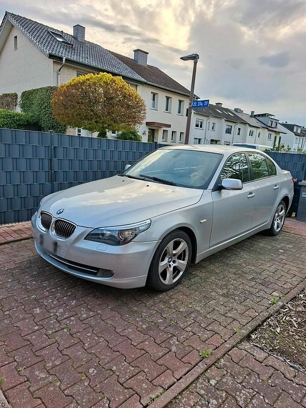 Second-hand BMW 525 197 CP (144 kW) 2007 Argintiu Berlinǎ