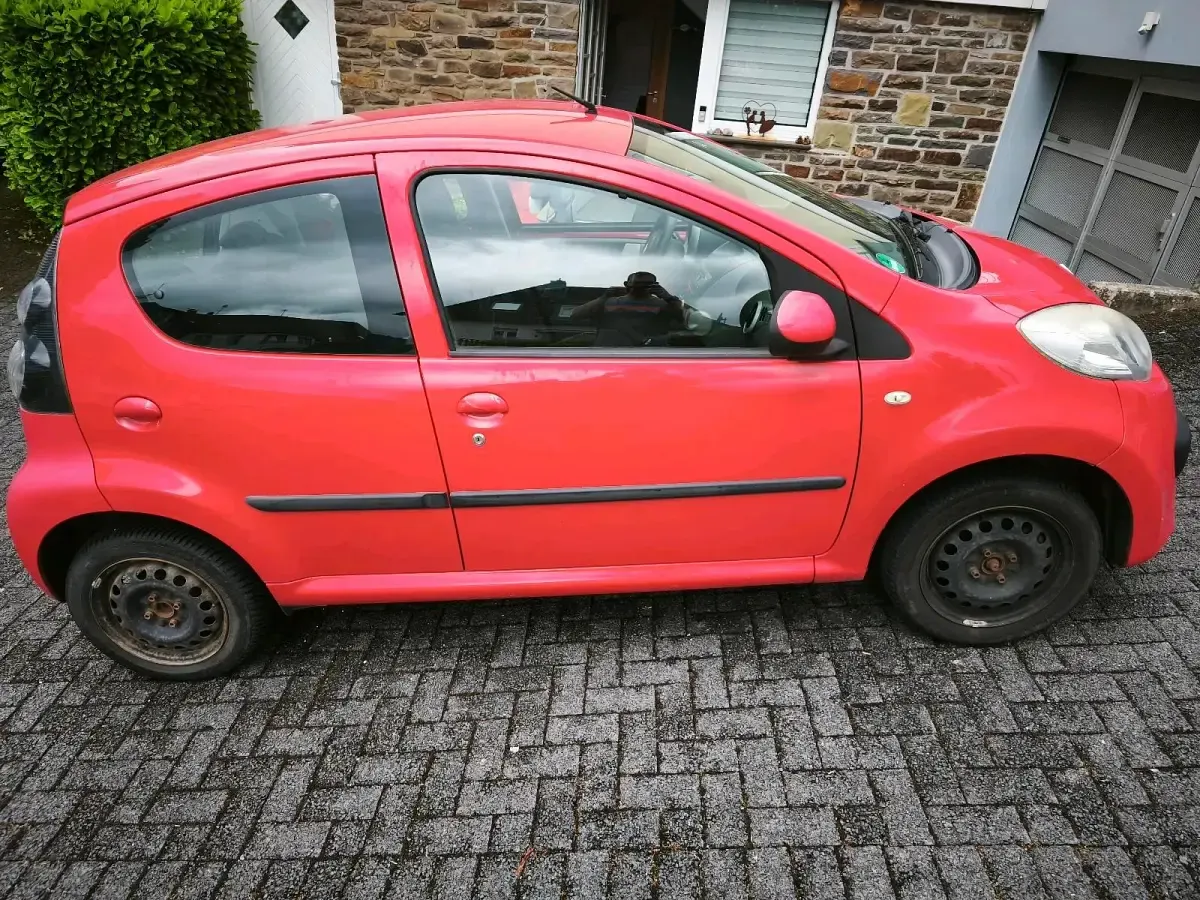 Gebraucht Citroën C1 60 PS (44 kW) 2008 Rot Kleinwagen