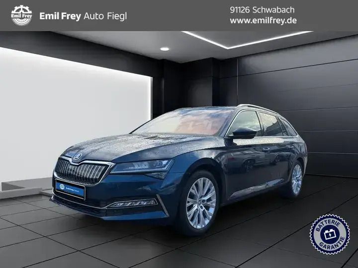 Lavablau metallic Gebraucht 2021 Skoda Superb Style Kombi | 22.960 € (Fairer Preis) - Bild 1/3