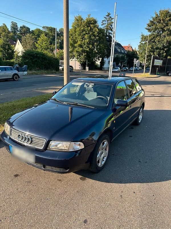 Blau Gebraucht 1997 Audi A4 Kombi | 1.000 € (Guter Preis) - Bild 1/4