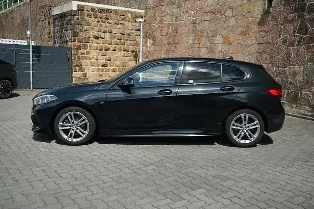 Gebraucht BMW 118 M Sport 140 PS (102 kW) 2020 Schwarz Kleinwagen