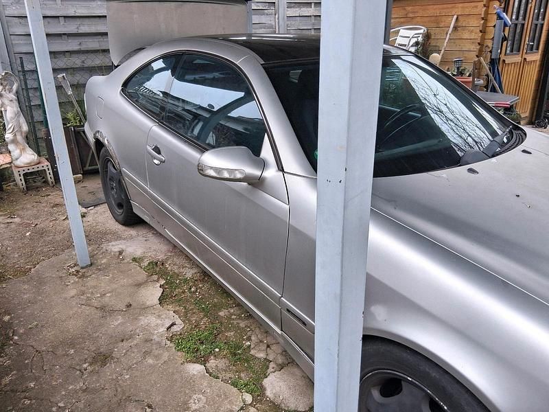 Gebraucht Mercedes CLK200 136 PS (100 kW) 1999 Silber Coupé