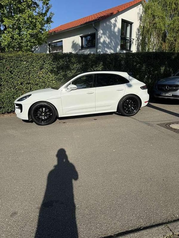 Gebraucht 2020 Porsche Macan SUV | 58.000 € (Etwas zu teuer) - Bild 1/4