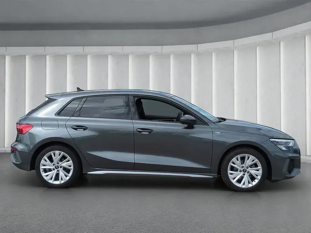 Używany Audi A3 S-Line 150 KM (110 kW) 2024 Szary Sedan/Limuzyna