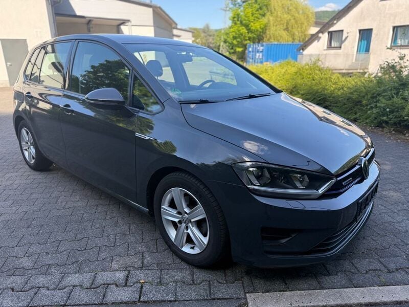Grau Gebraucht 2015 VW Golf VII Comfortline Limousine | 12.500 € (Guter Preis) - Bild 1/4