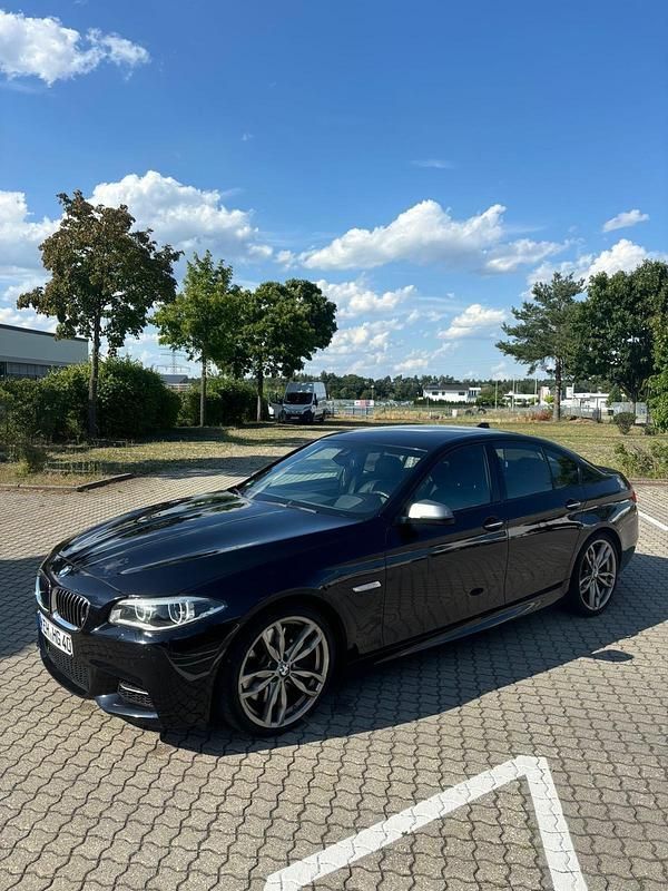 Schwarz Gebraucht 2015 BMW 550 Limousine | 15.800 € (Fairer Preis) - Bild 1/4